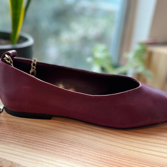 Vincent Camuto ankle chain “Latenla” Plum/burgundy leather ballet flat, W size 7 - Picture 3 of 10